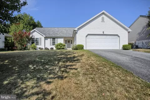 584 Mallard Dr, Manheim, PA 17545