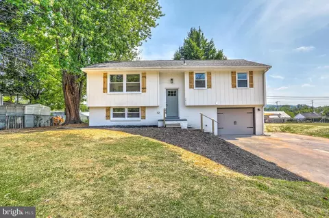1419 N Reading Rd, Stevens, PA 17578