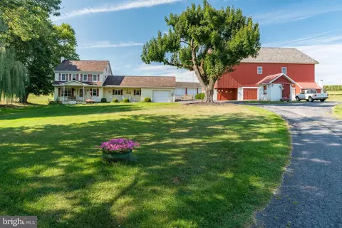 465 N Colebrook Rd, Manheim, PA 17545