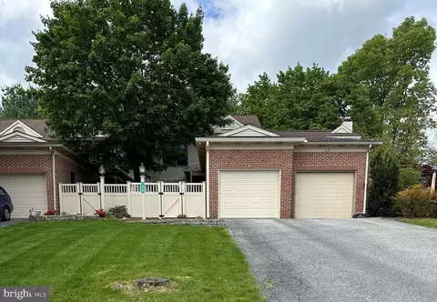 1839 Spring Ridge Ln, Lancaster, PA 17603
