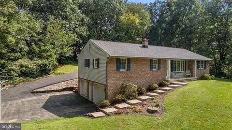 693 Center Rd, Quarryville, PA 17566