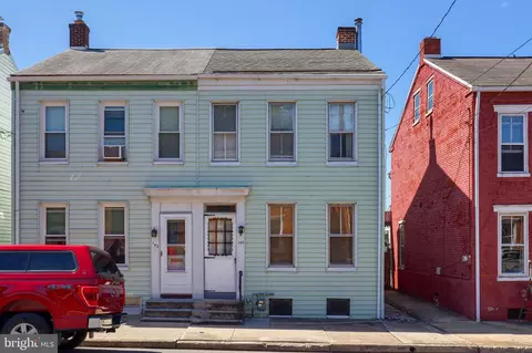 142 N 7th St, Columbia, PA 17512