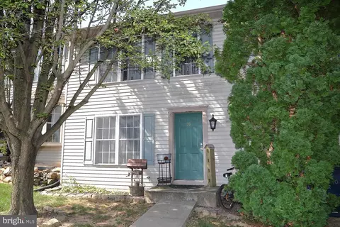 99 Battens Cir, Leola, PA 17540