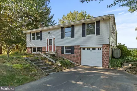 2184 Cider Press Rd, Manheim, PA 17545
