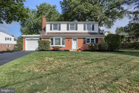 3213 Elmae Dr, Lancaster, PA 17601