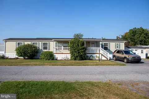 29 Hinden Homes Trailer Ct, Denver, PA 17517