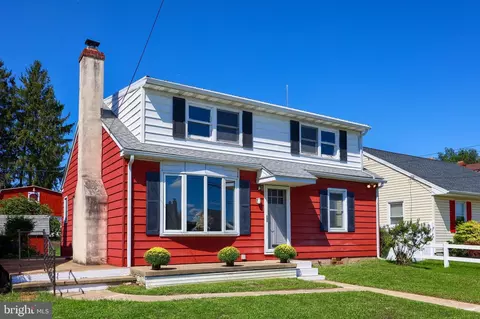 213 Wecaf Rd, New Holland, PA 17557