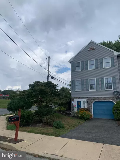 603 Emerald Dr, Lancaster, PA 17603