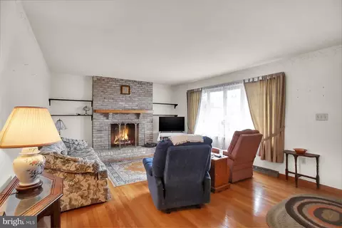 900 Snyder Hill Rd, Lititz, PA 17543 photo 4