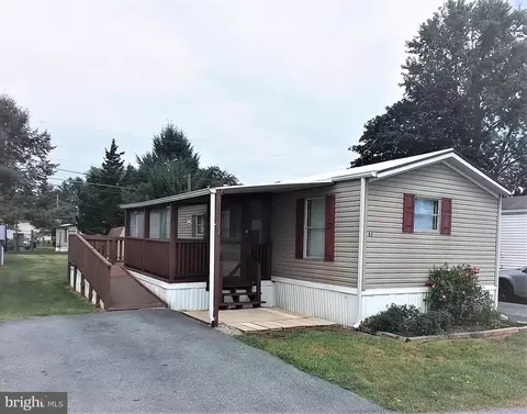 82 Willow Dr, Ephrata, PA 17522