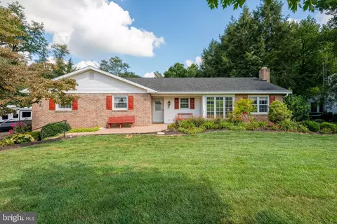 1223 Penn Grant Rd, Lancaster, PA 17602