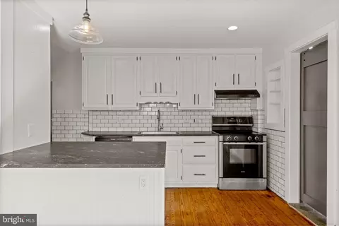 24 E Market St, Lititz, PA 17543 photo 9
