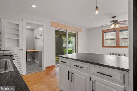 24 E Market St, Lititz, PA 17543 photo 12