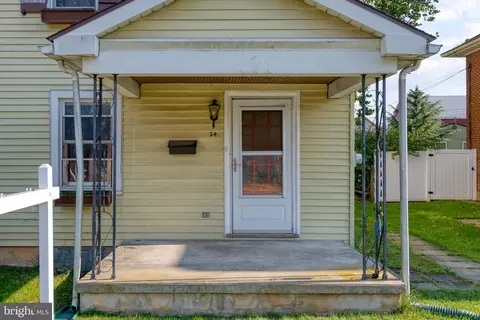 24 E Market St, Lititz, PA 17543 photo 3