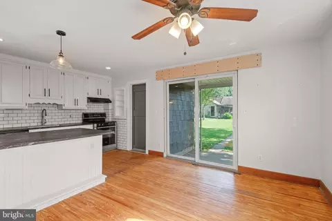 24 E Market St, Lititz, PA 17543 photo 6