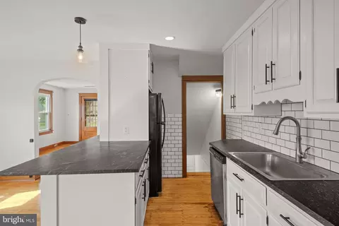 24 E Market St, Lititz, PA 17543 photo 11