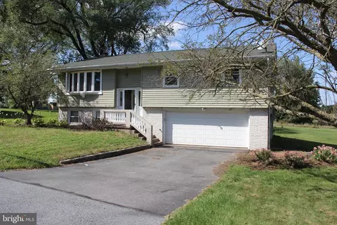 513 Willow Ln, Lancaster, PA 17601