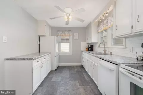 129 E Market St, Lititz, PA 17543 photo 10