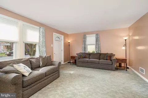 129 E Market St, Lititz, PA 17543 photo 6