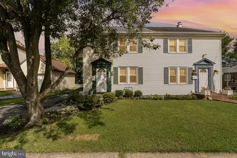 129 E Market St, Lititz, PA 17543