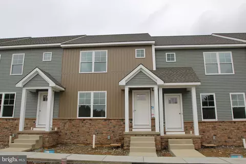 49 Coastal Ave #25, Ephrata, PA 17522