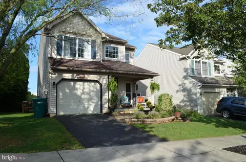 304 Cambridge Ln, Lititz, PA 17543 photo 3