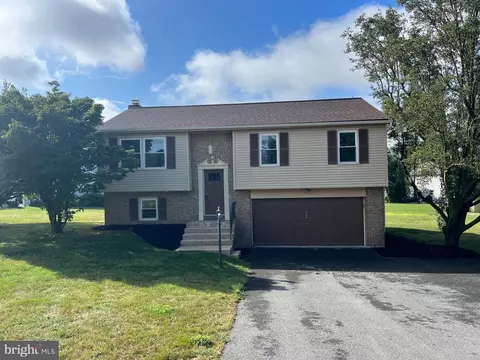 500 Stony Battery Rd, Landisville, PA 17538