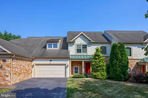 105 Foxgate Ct, Millersville, PA 17551