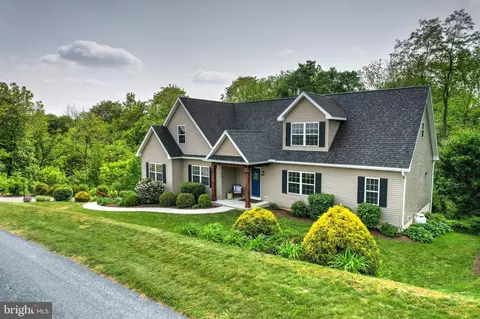 250 Skyview Ln, Lititz, PA 17543 photo 2