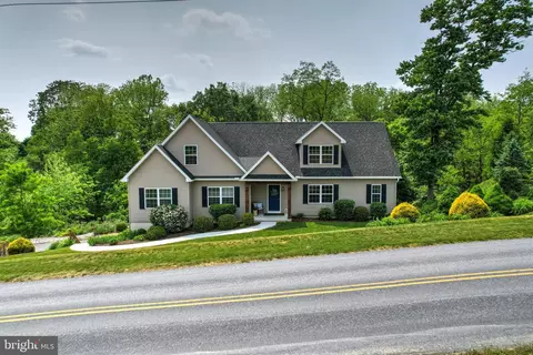 250 Skyview Ln, Lititz, PA 17543