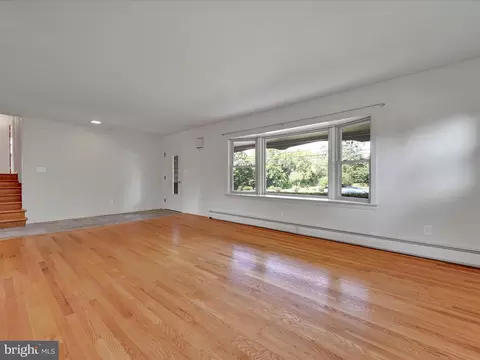 8 Landis Valley Rd, Lititz, PA 17543 photo 5