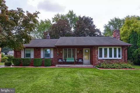 46 Hampton Ln, Lancaster, PA 17601