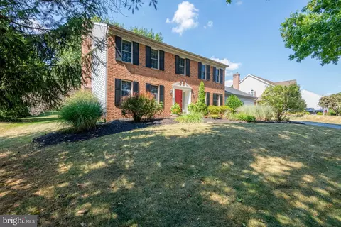 547 Wheatfield Dr, Lititz, PA 17543 photo 3