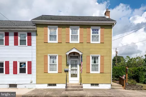 131 Mount Joy St, Mount Joy, PA 17552