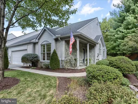 18 Deer Ford Dr, Lancaster, PA 17601