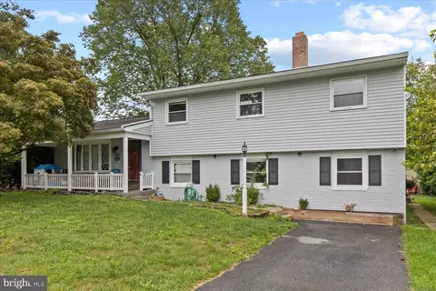 1935 Longview Dr, Lancaster, PA 17601