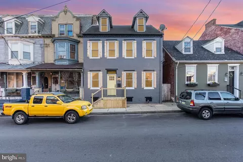 15 Howard Ave, Lancaster, PA 17602