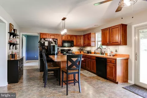7 Longenecker Rd, Lititz, PA 17543 photo 9