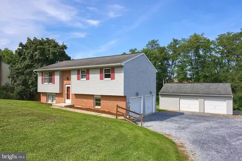 930 Furnace Hills Pike, Lititz, PA 17543