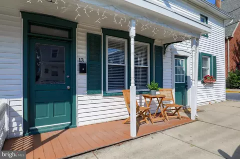 13 E Orange St, Lititz, PA 17543 photo 1