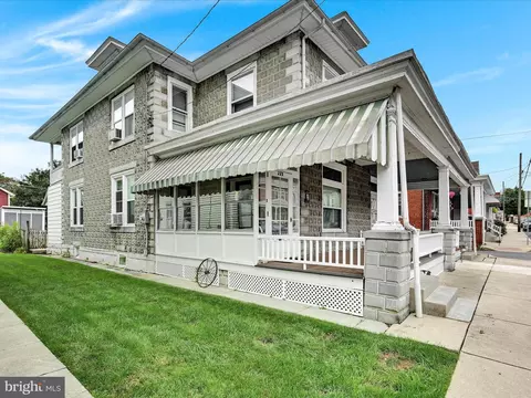 223 W Franklin St, Ephrata, PA 17522