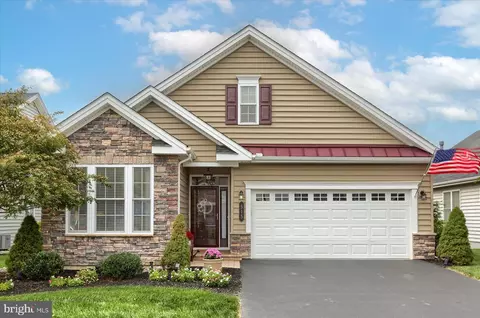 515 Allegiance Dr, Lititz, PA 17543