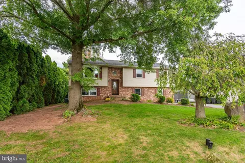 522 Pleasant Valley Rd, Denver, PA 17517
