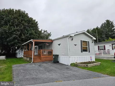 11 S Lt 11 S Green Acres Cir, Akron, PA 17501