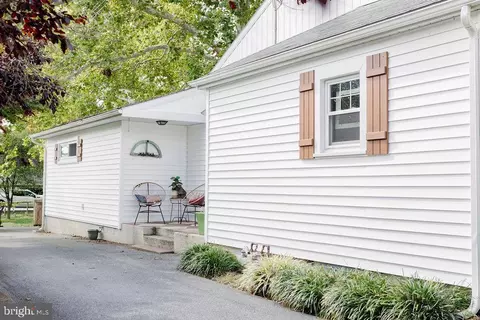 418 S Walnut St, Lititz, PA 17543 photo 4