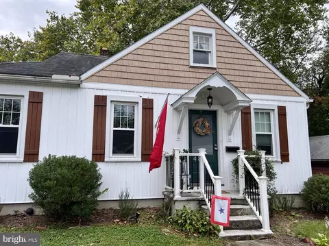 418 S Walnut St, Lititz, PA 17543 photo 2