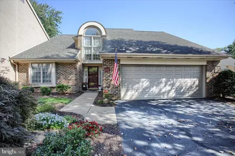 259 Willow Valley Dr, Lancaster, PA 17602