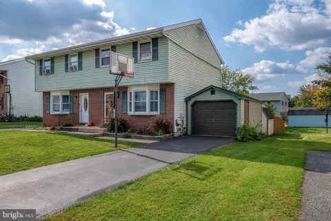 417 S Plum St, Mount Joy, PA 17552