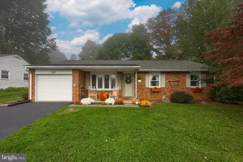 122 S Oak St, Lititz, PA 17543