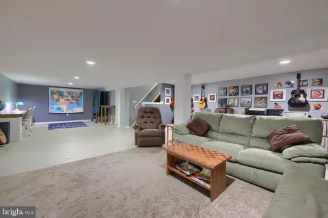122 S Oak St, Lititz, PA 17543 photo 23